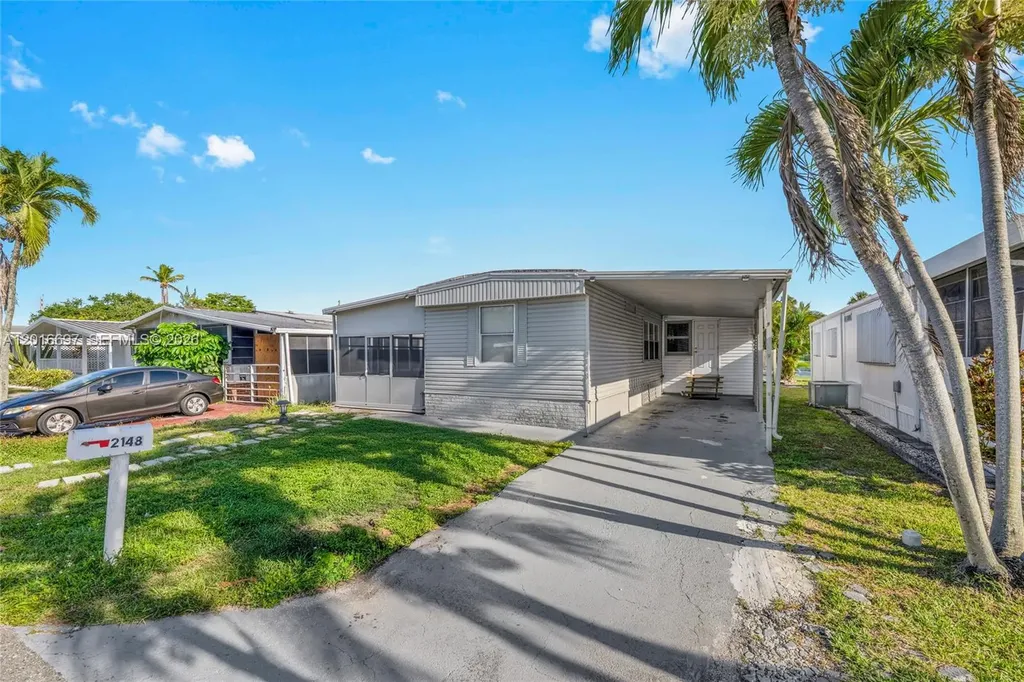 2148 SW 52nd Street Dania Beach FL 33312