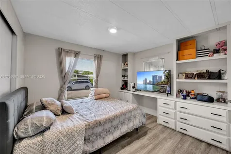 2148 SW 52nd Street Dania Beach FL 33312