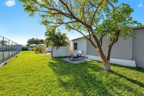 2148 SW 52nd Street Dania Beach FL 33312