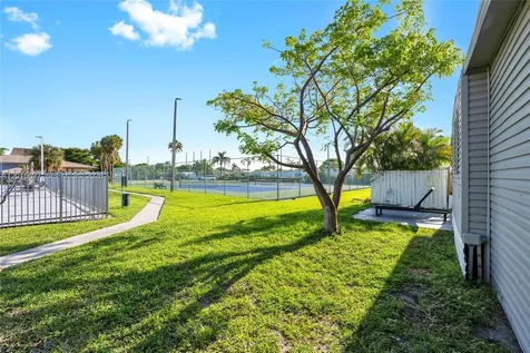 2148 SW 52nd Street Dania Beach FL 33312
