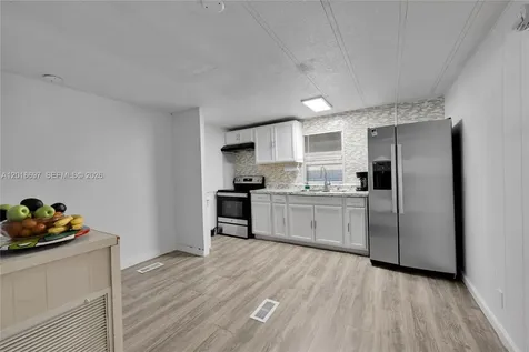 2148 SW 52nd Street Dania Beach FL 33312