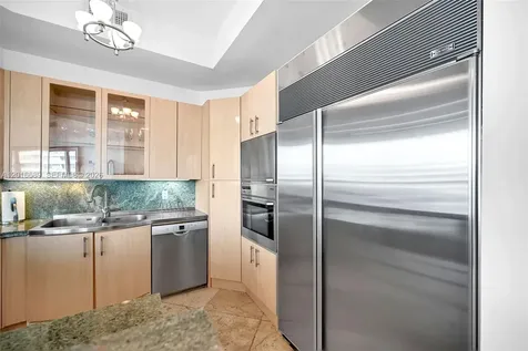 100 S Pointe Drive Miami Beach FL 33139