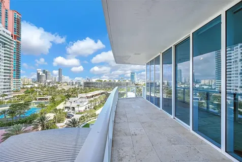 100 S Pointe Drive Miami Beach FL 33139