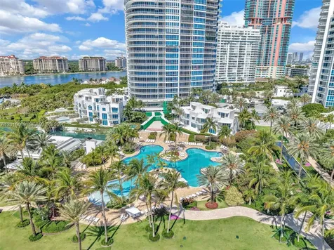 100 S Pointe Drive Miami Beach FL 33139