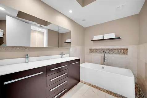 100 S Pointe Drive Miami Beach FL 33139