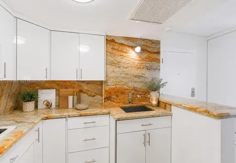 19201 Collins Avenue Sunny Isles Beach FL 33160