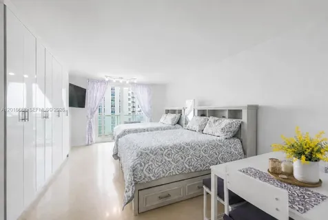 19201 Collins Avenue Sunny Isles Beach FL 33160