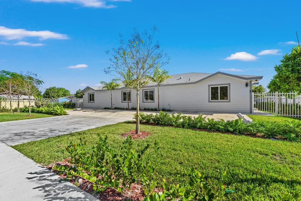 233 NW 3rd Avenue Florida City FL 33034