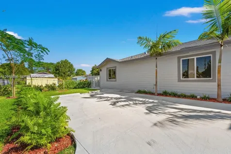 233 NW 3rd Avenue Florida City FL 33034