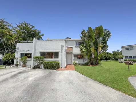 8670 Bridle Path Court Davie FL 33328