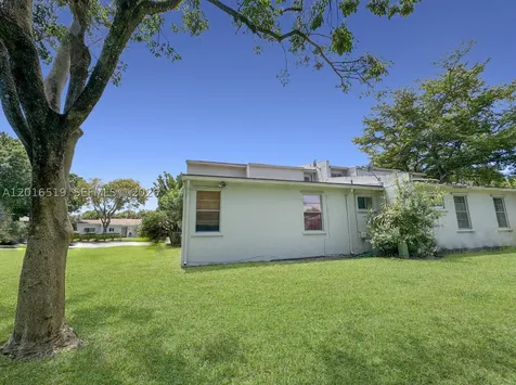 8670 Bridle Path Court Davie FL 33328