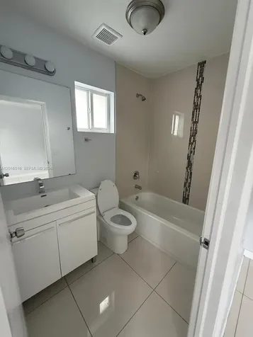 2121-2125 NW 72nd Street Miami FL 33147