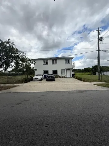 2121-2125 NW 72nd Street Miami FL 33147