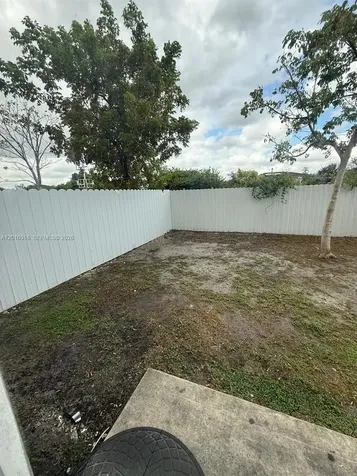 2121-2125 NW 72nd Street Miami FL 33147
