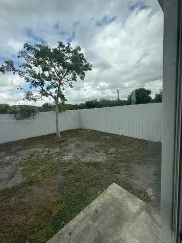 2121-2125 NW 72nd Street Miami FL 33147