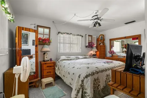 7509 Garfield Street Hollywood FL 33024