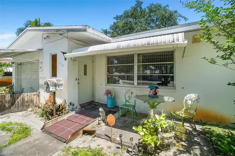 7509 Garfield Street Hollywood FL 33024