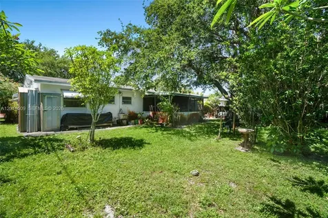 7509 Garfield Street Hollywood FL 33024