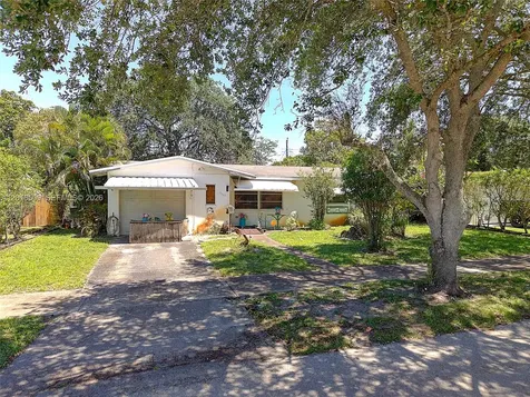 7509 Garfield Street Hollywood FL 33024