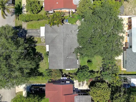 7509 Garfield Street Hollywood FL 33024