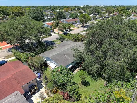 7509 Garfield Street Hollywood FL 33024
