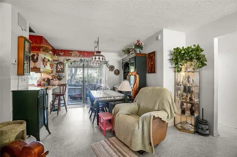 7509 Garfield Street Hollywood FL 33024