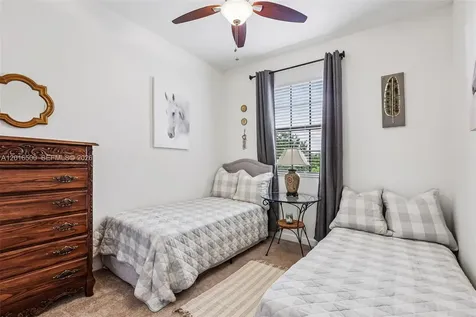 284 SE 37th Terrace Homestead FL 33033