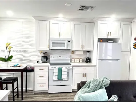 1218 N 24th Avenue Hollywood FL 33020
