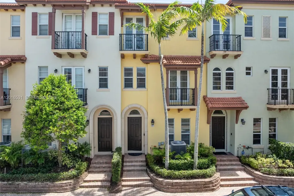 61 Via Floresta Drive Boca Raton FL 33487