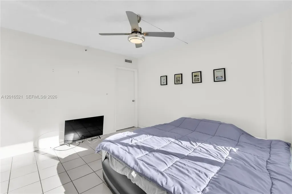 4001 Hillcrest Drive Hollywood FL 33021