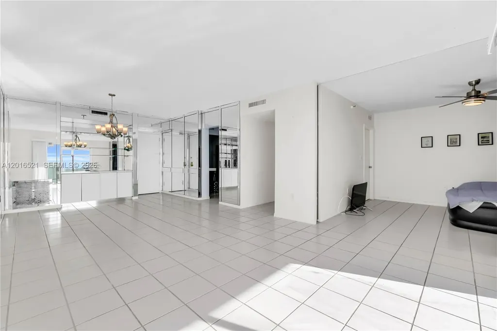 4001 Hillcrest Drive Hollywood FL 33021