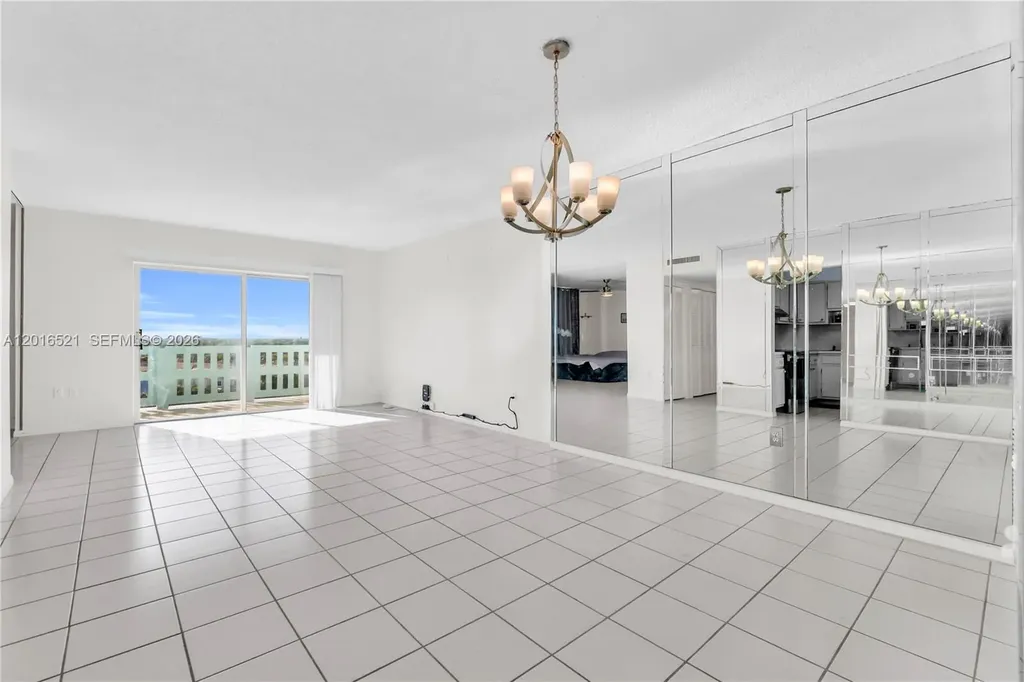 4001 Hillcrest Drive Hollywood FL 33021