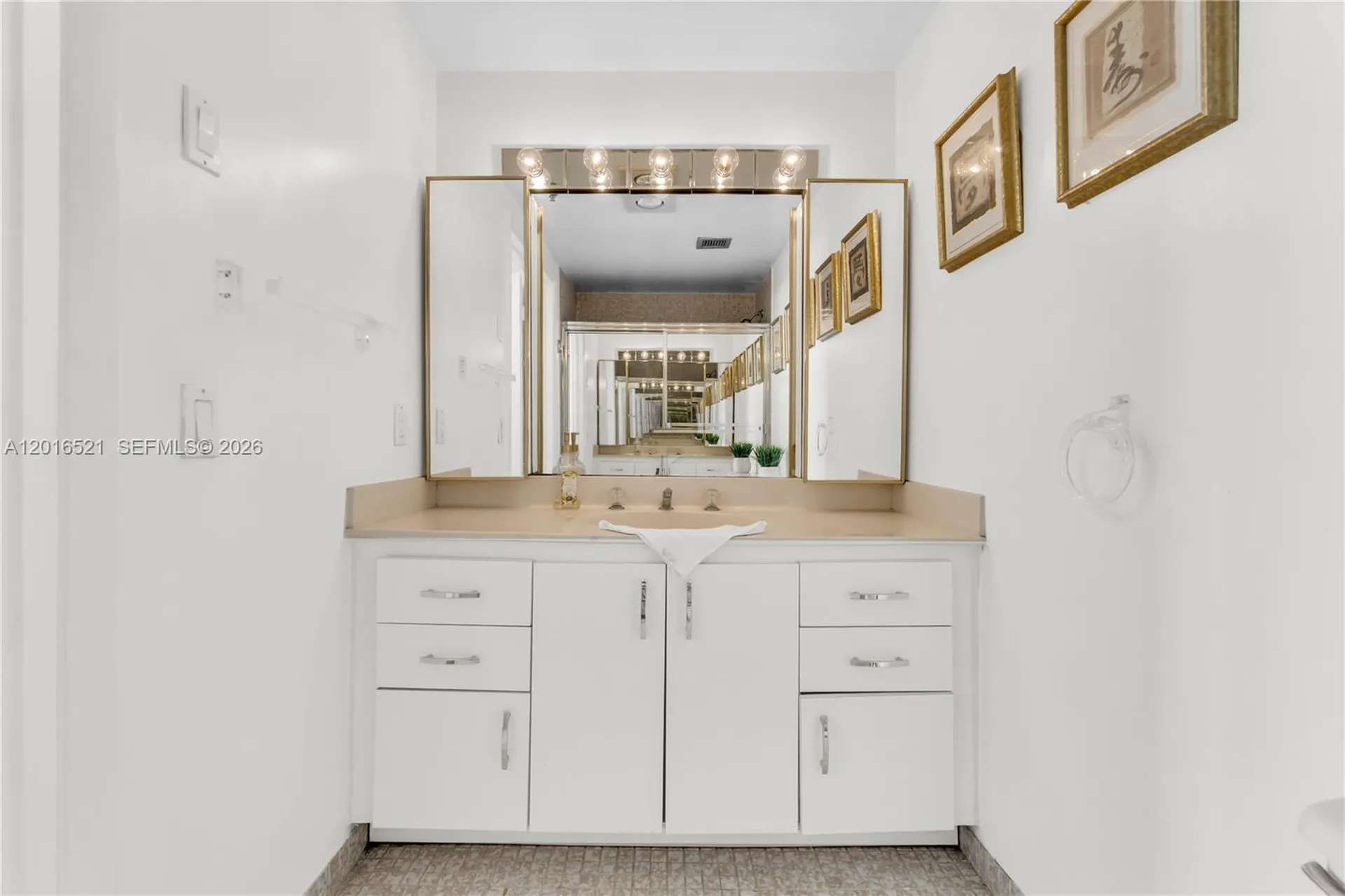 4001 Hillcrest Drive Hollywood FL 33021