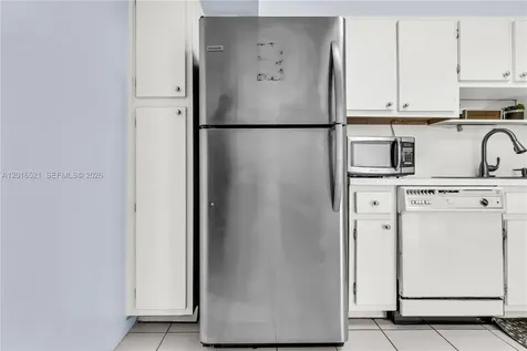 4001 Hillcrest Drive Hollywood FL 33021