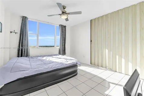 4001 Hillcrest Drive Hollywood FL 33021