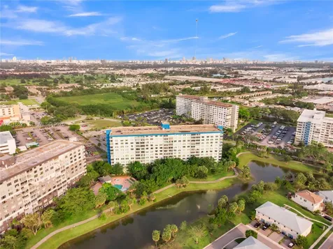 4001 Hillcrest Drive Hollywood FL 33021