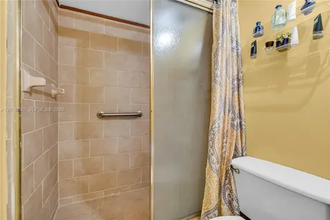 4001 Hillcrest Drive Hollywood FL 33021