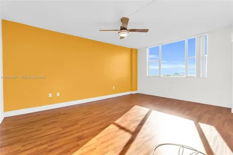 4001 Hillcrest Drive Hollywood FL 33021