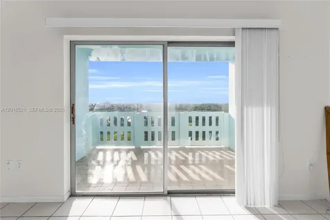 4001 Hillcrest Drive Hollywood FL 33021