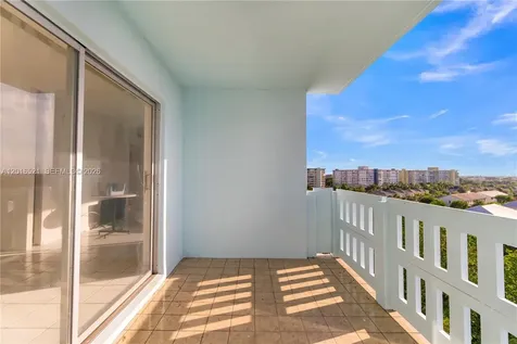 4001 Hillcrest Drive Hollywood FL 33021