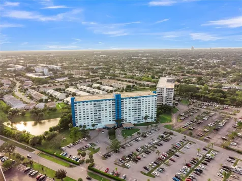 4001 Hillcrest Drive Hollywood FL 33021