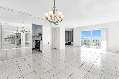 4001 Hillcrest Drive Hollywood FL 33021