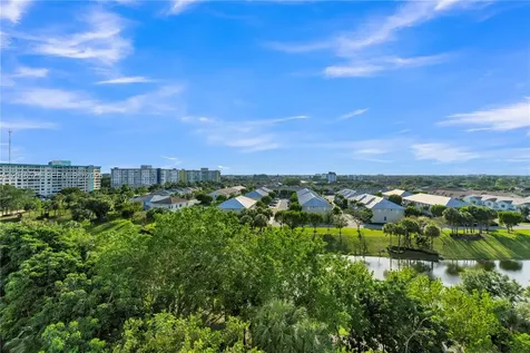 4001 Hillcrest Drive Hollywood FL 33021