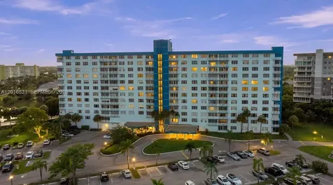 4001 Hillcrest Drive Hollywood FL 33021