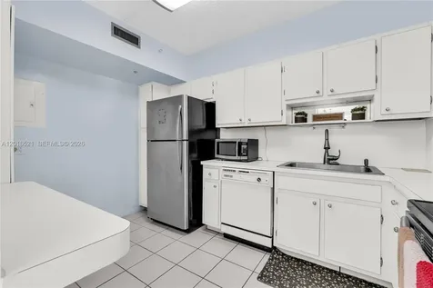 4001 Hillcrest Drive Hollywood FL 33021