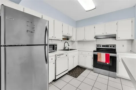 4001 Hillcrest Drive Hollywood FL 33021