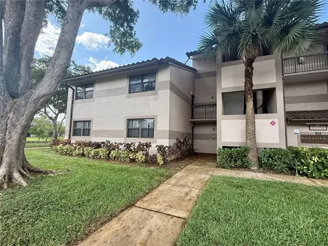 9827 Nob Hill Court Sunrise FL 33351