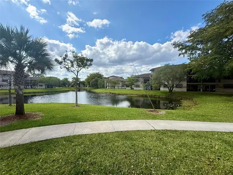 9827 Nob Hill Court Sunrise FL 33351