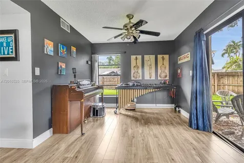 3814 NW 73rd Way Coral Springs FL 33065