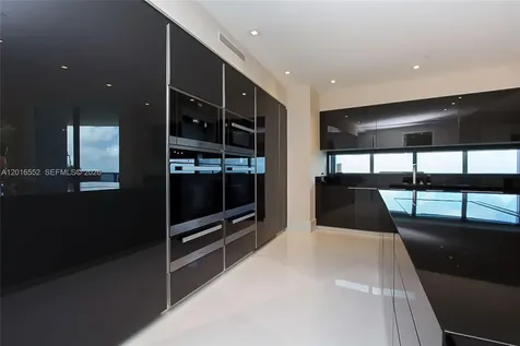 18555 Collins Avenue Sunny Isles Beach FL 33160
